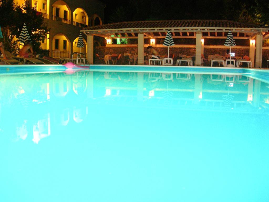 Villa Karmar Hotel Apartments Dassia  Bagian luar foto