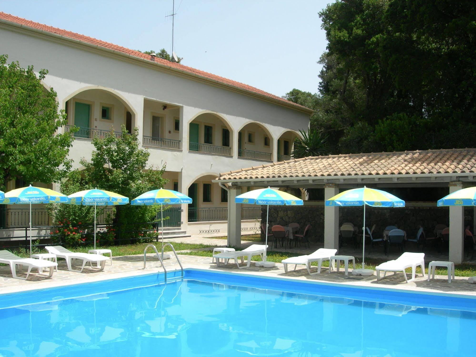 Villa Karmar Hotel Apartments Dassia  Bagian luar foto